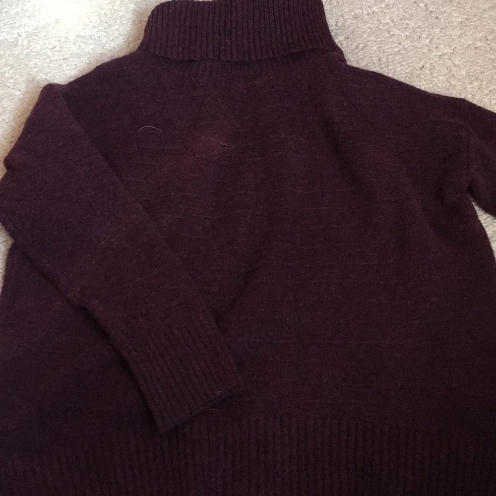 Maroon sweater